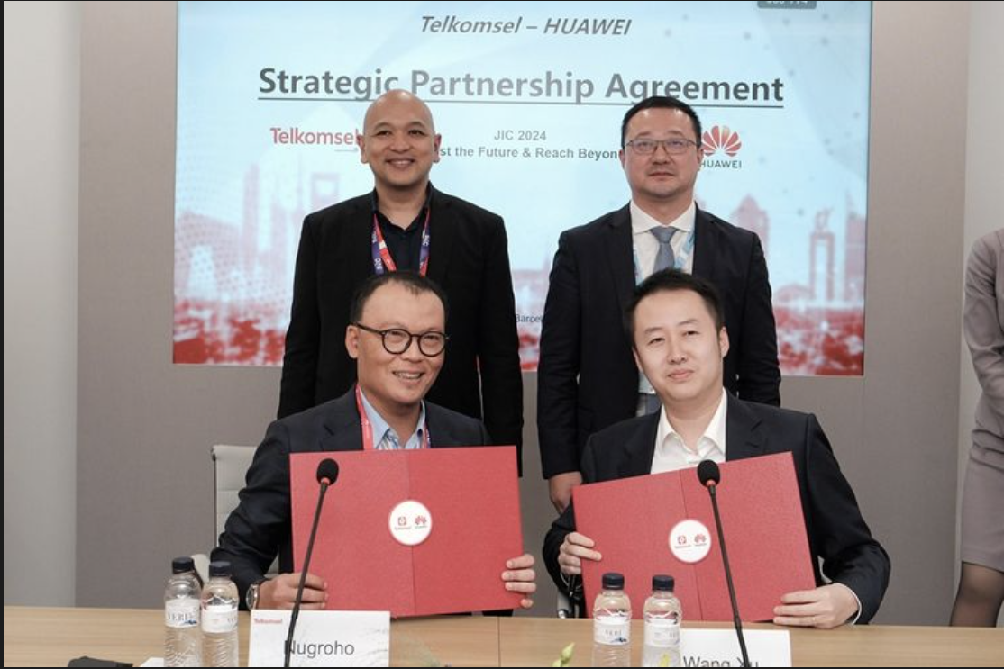 Telkomsel-Huawei Teken Kerja Sama Pengembangan Infrastruktur Digital di MWC 2024