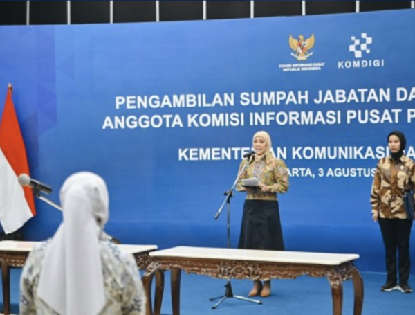 Kukuhkan Anggota KIP 2026-2030, Meutya Hafid: Deepfake dan Hoaks Jadi Tantangan Baru bagi Keterbukaan Informasi